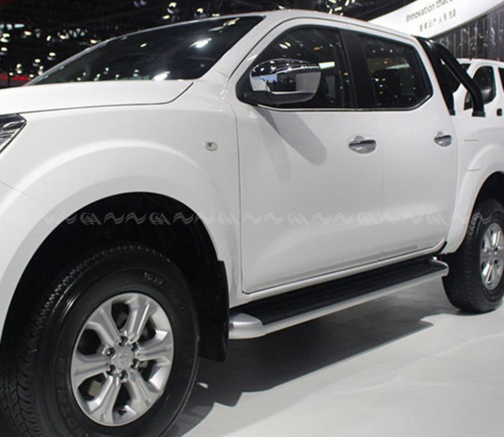  Bậc lên xuống cơ Navara mẫu trắng - ảnh 3