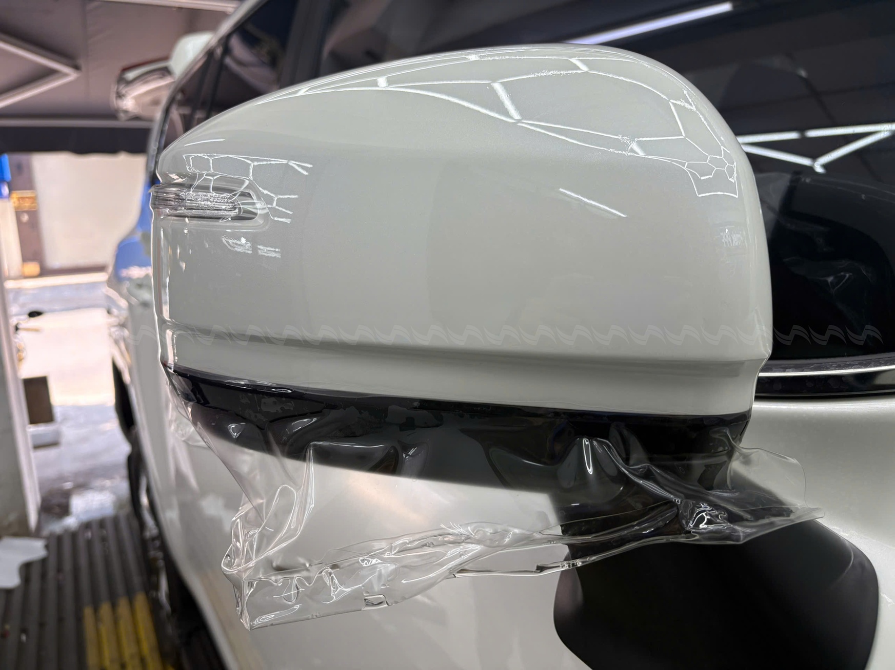 Phim PPF Protek Extra Gloss 7.5 mil tr&ecirc;n xe &ocirc; t&ocirc;