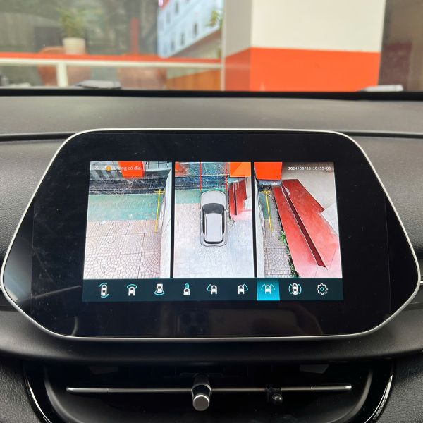 Xe &ocirc; t&ocirc; di chuyển với camera 360 Icar Ellicam V6 VF5