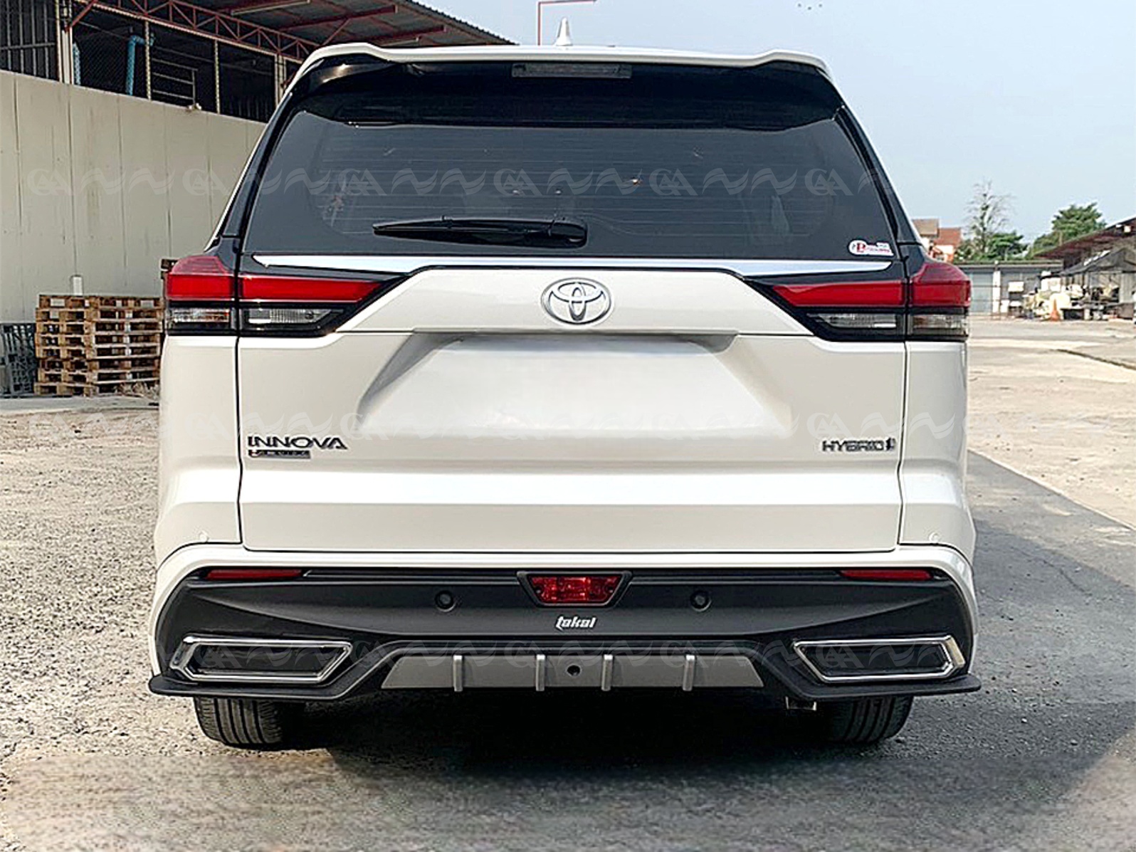 Body kit Innova 2023+ Zenix sau