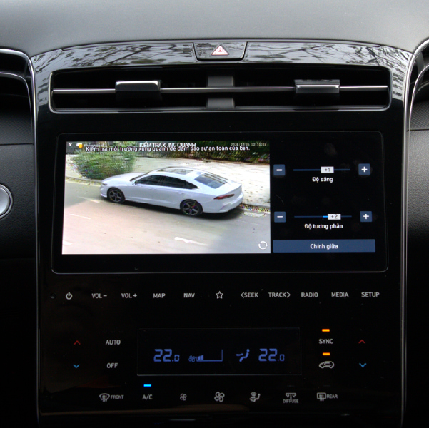 Hệ thống camera 360 hỗ trợ đỗ xe dễ d&agrave;ng