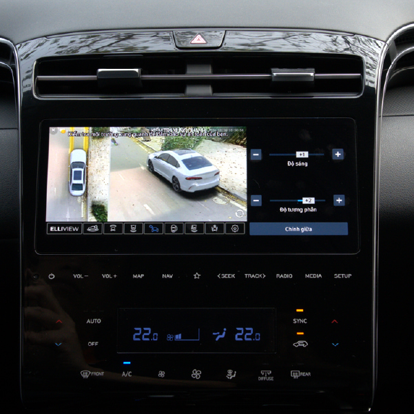 Camera 360 hiển thị chướng ngại vật gi&uacute;p l&aacute;i xe an to&agrave;n