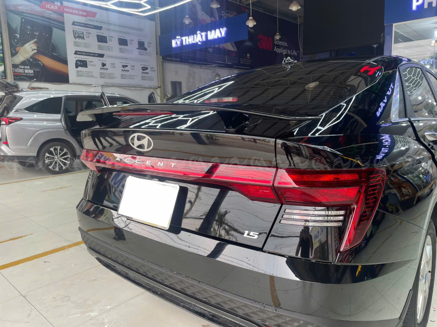 Cận cảnh đ&egrave;n V2 của đu&ocirc;i c&aacute;