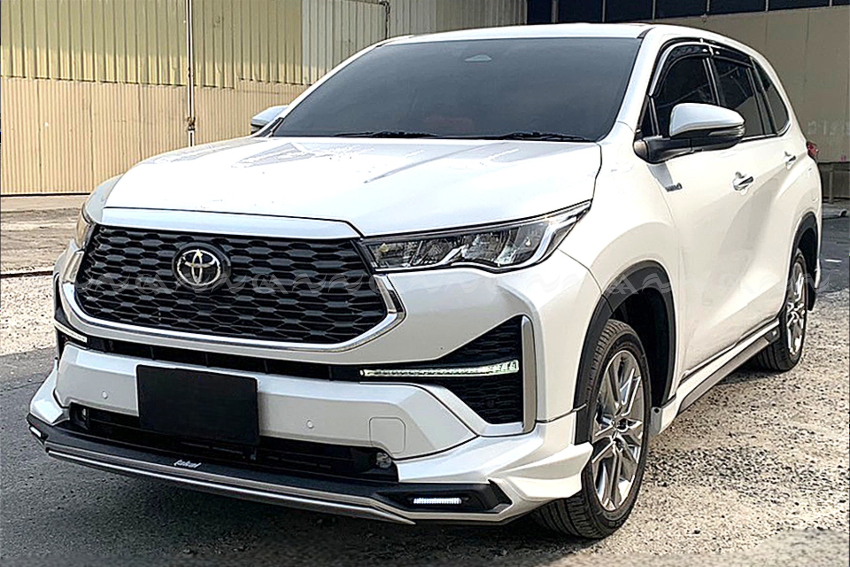  Body Kit Innova Cross 2023 mẫu Takai 