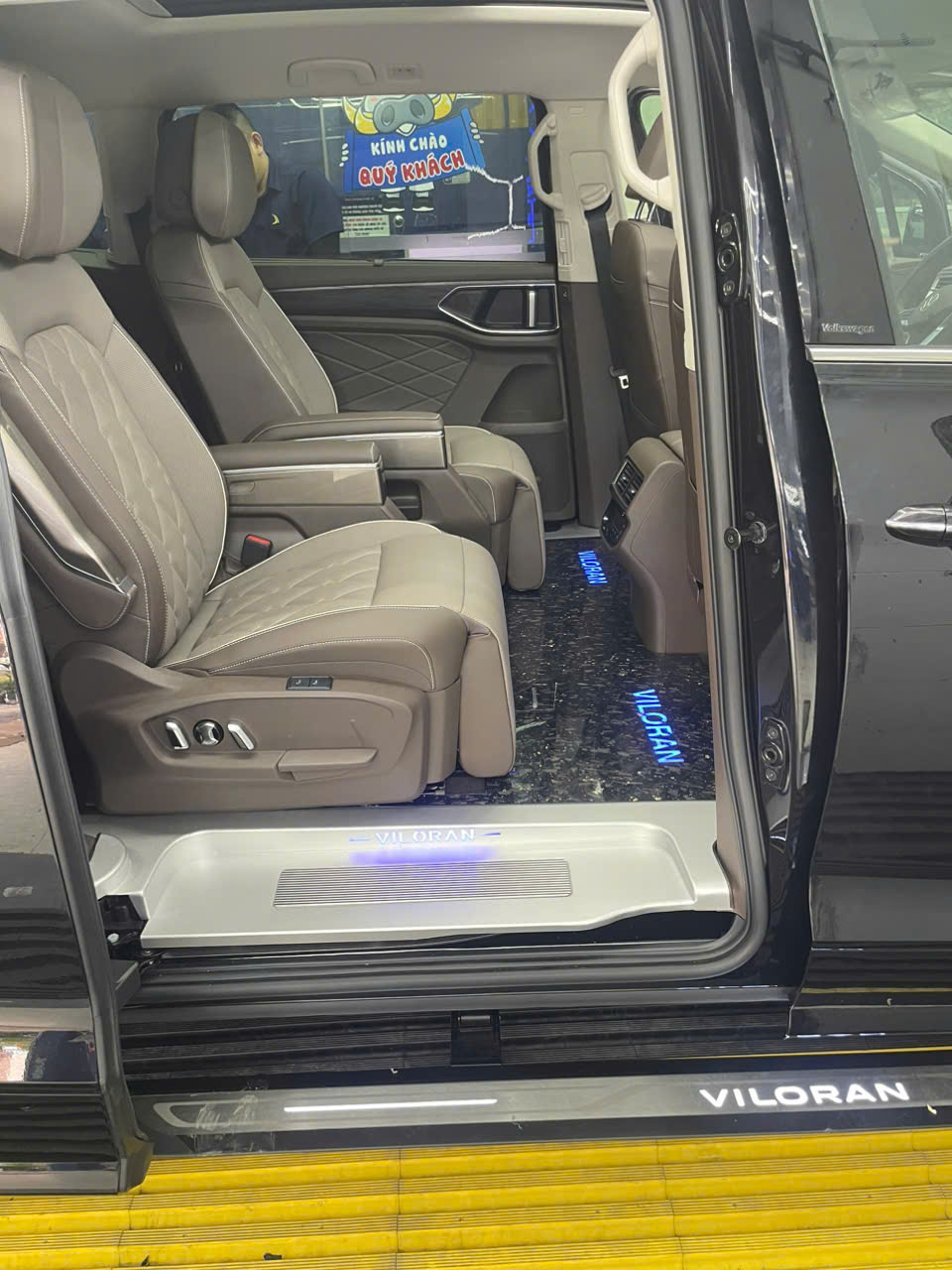 Chi tiết đèn LED nẹp bước chân Viloran