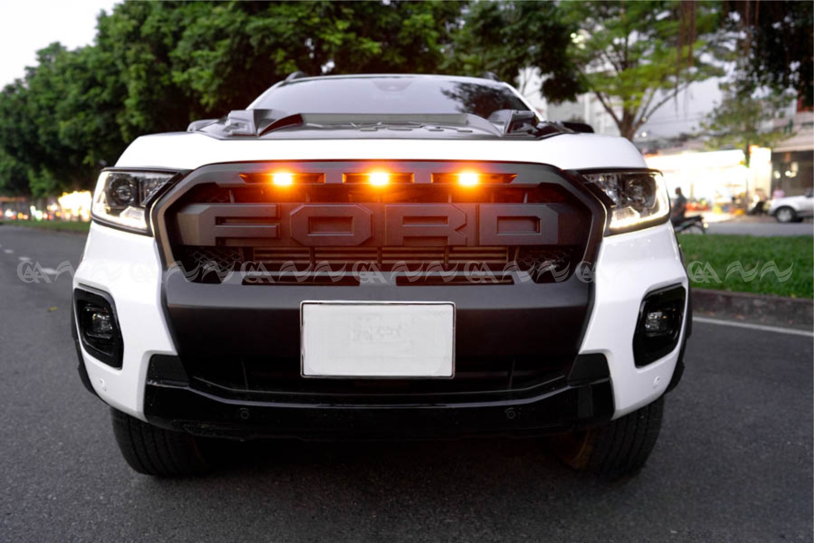 Mặt ca lăng Ranger 2017 - 2021 lớn có led - ảnh 2