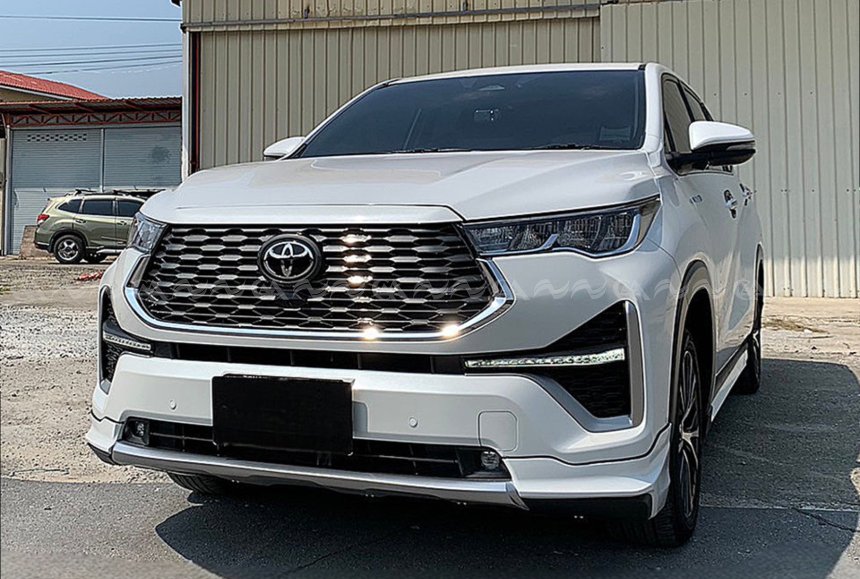  Body Kit Innova Cross 2023 mẫu M-Dellista 