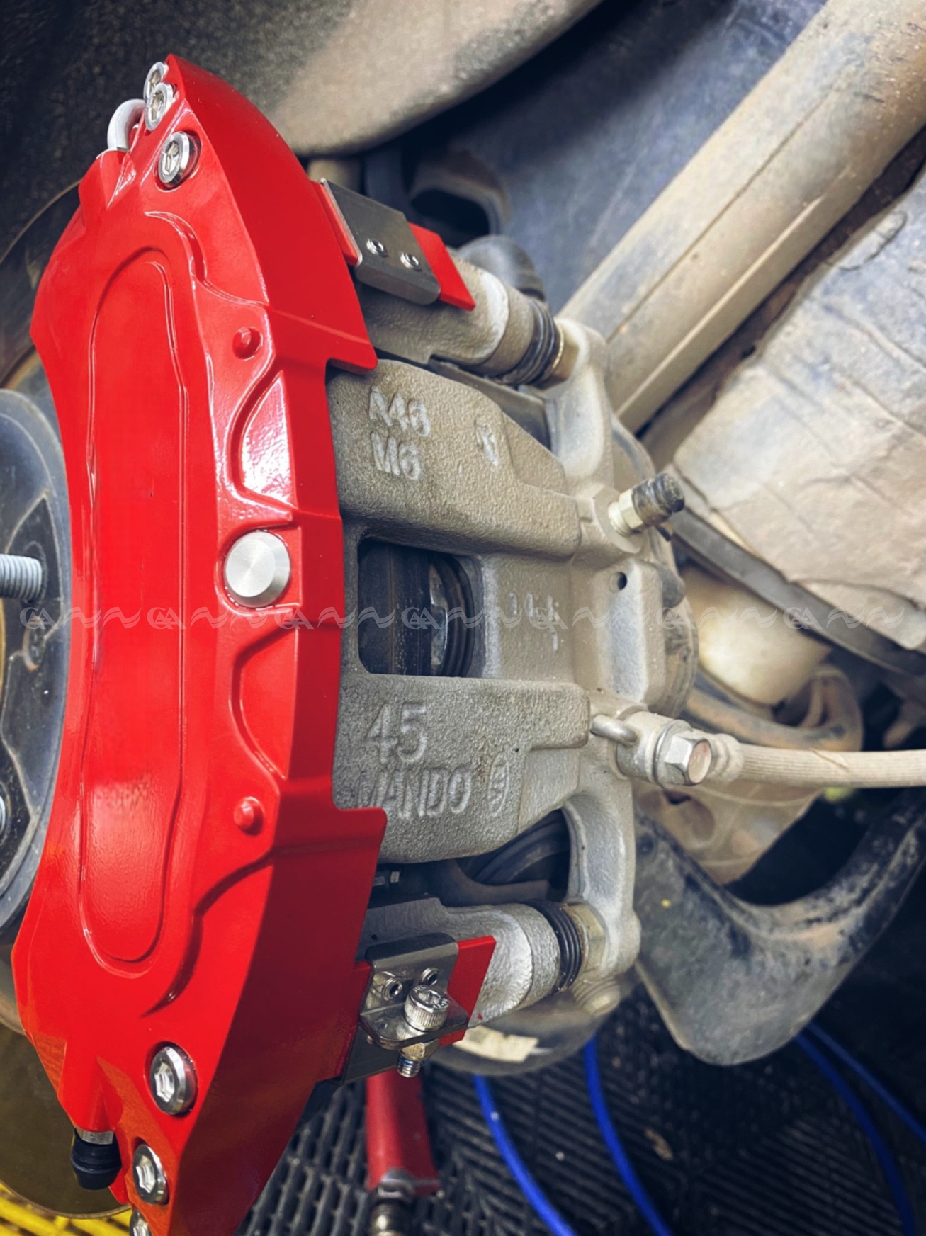  Ốp má phanh HQ Racing Camry 2023 đỏ - ảnh 2