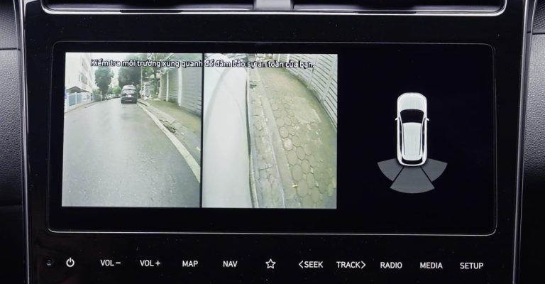 Hỗ trợ đỗ xe dễ d&agrave;ng với Icar Elliview Y5 Premium