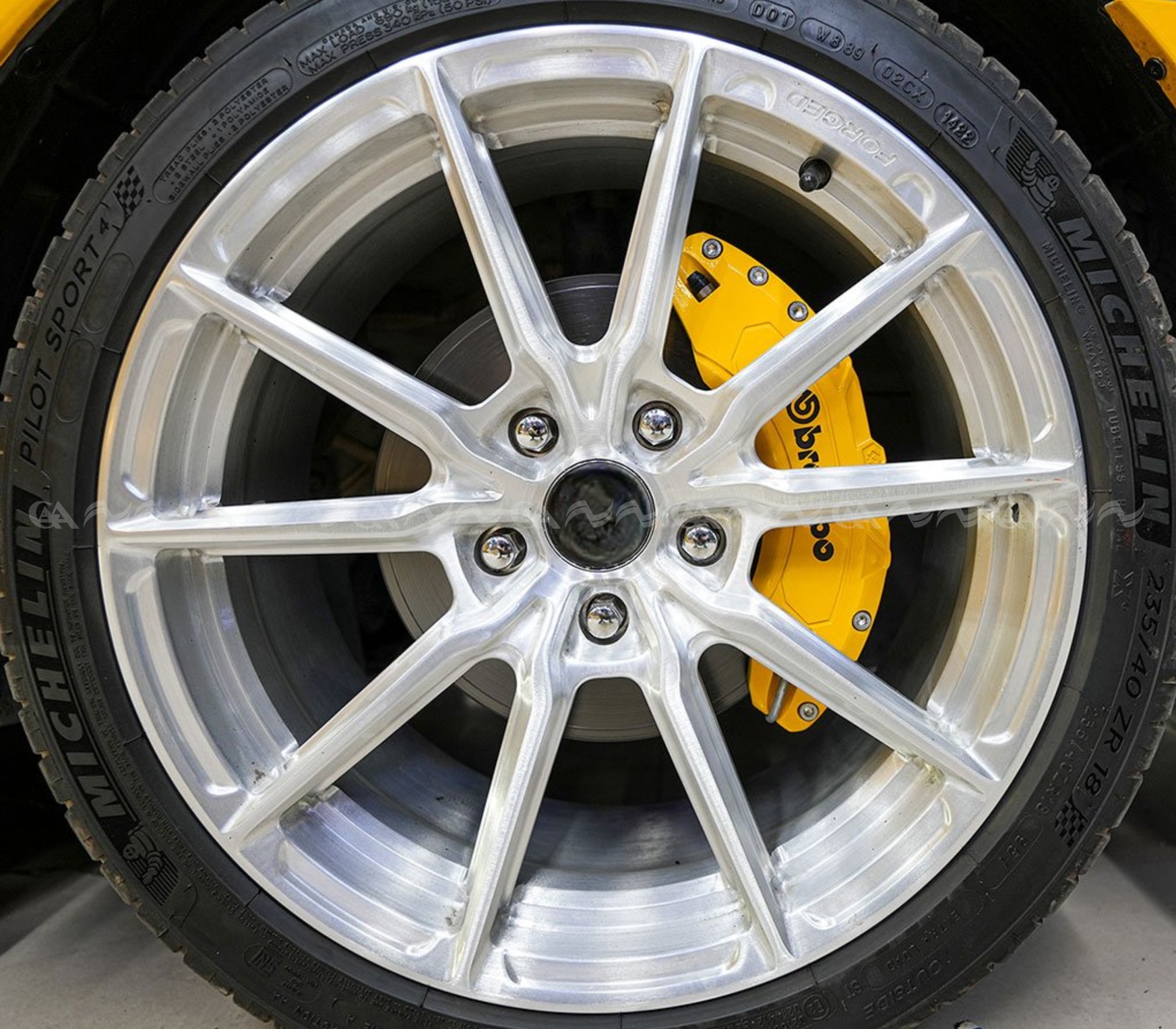 Ốp má phanh HQ Racing CRV 2018+ vàng - ảnh 3