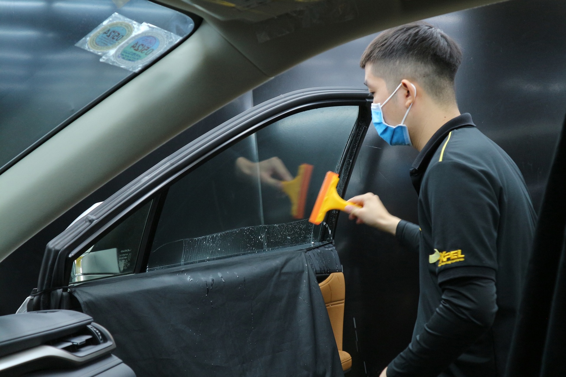 Xe hơi Lexus RX 300 được d&aacute;n phim c&aacute;ch nhiệt XPEL k&iacute;nh h&ocirc;ng