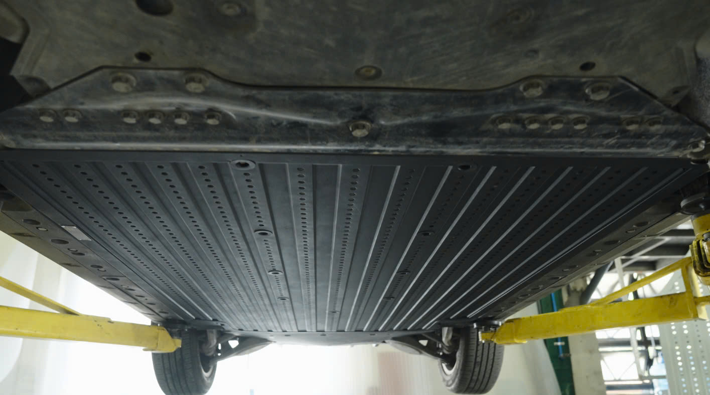 Ốp bảo vệ pin Limo Green thép sơn tĩnh điện - ảnh 1