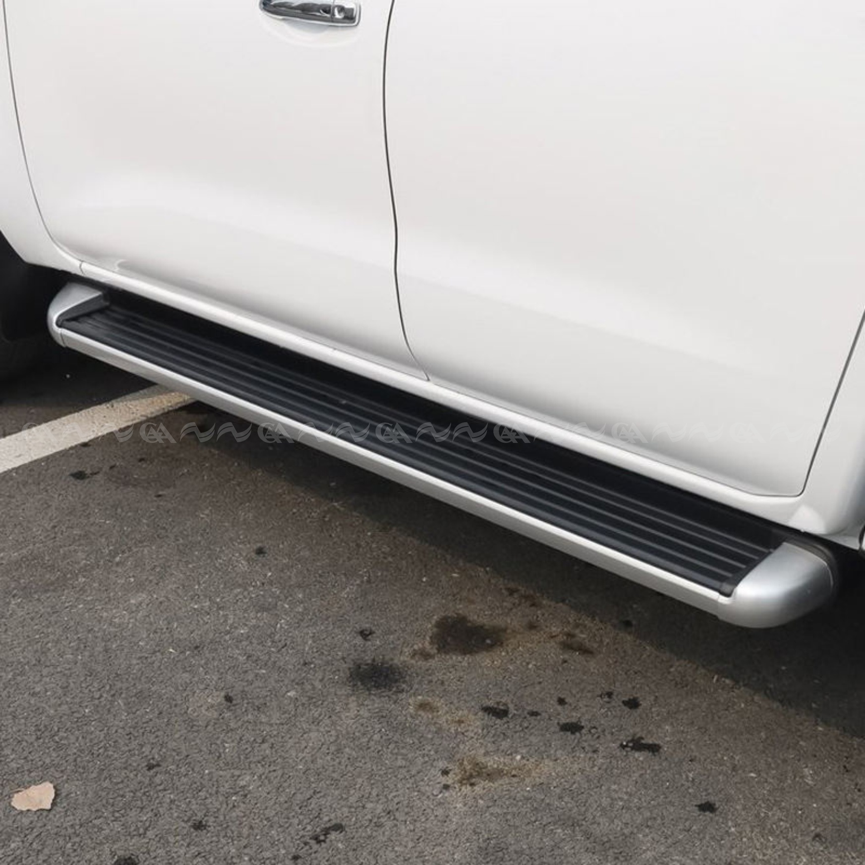  Bậc lên xuống cơ Navara mẫu trắng - ảnh 2
