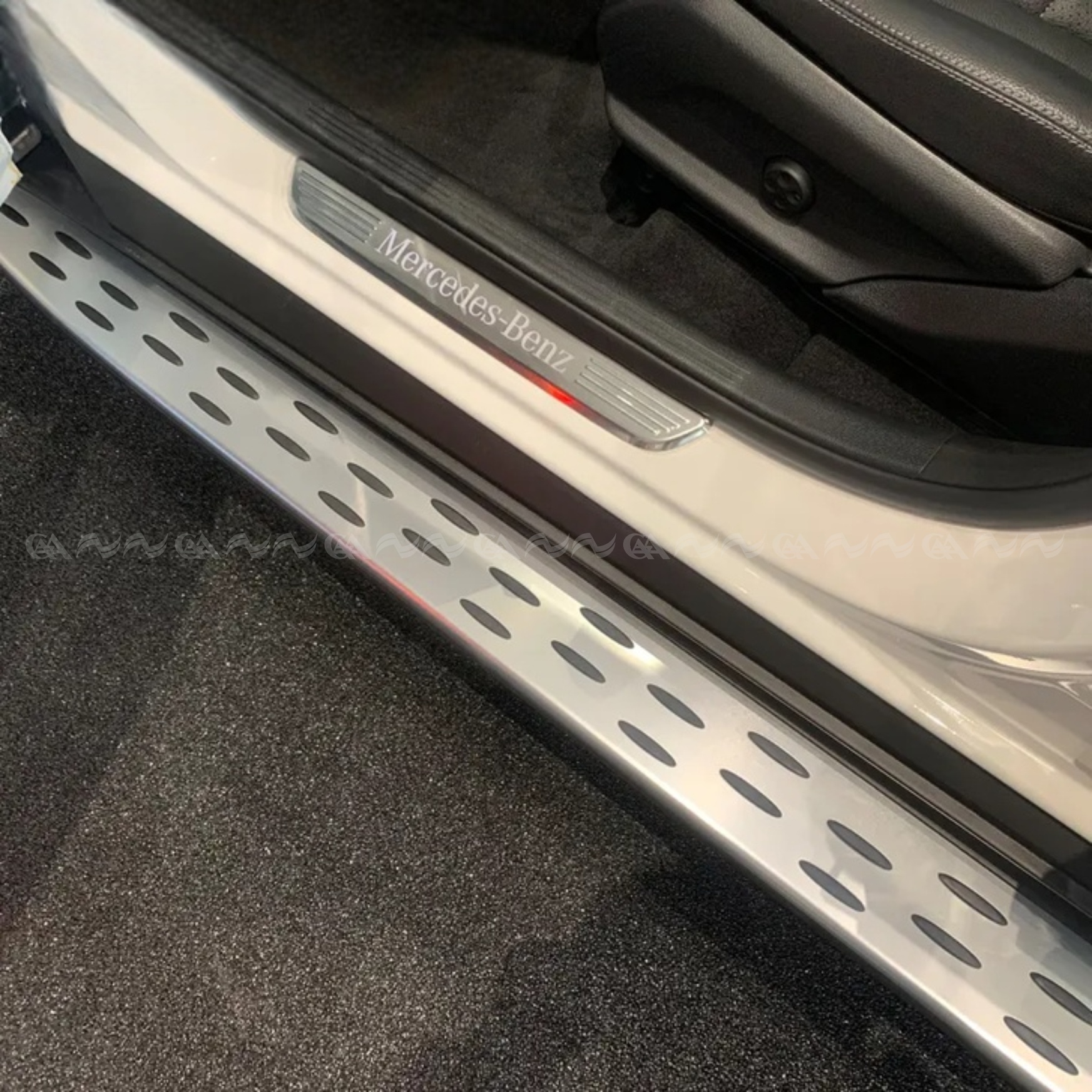  Bậc lên xuống cơ Mercedes GLC - ảnh 3